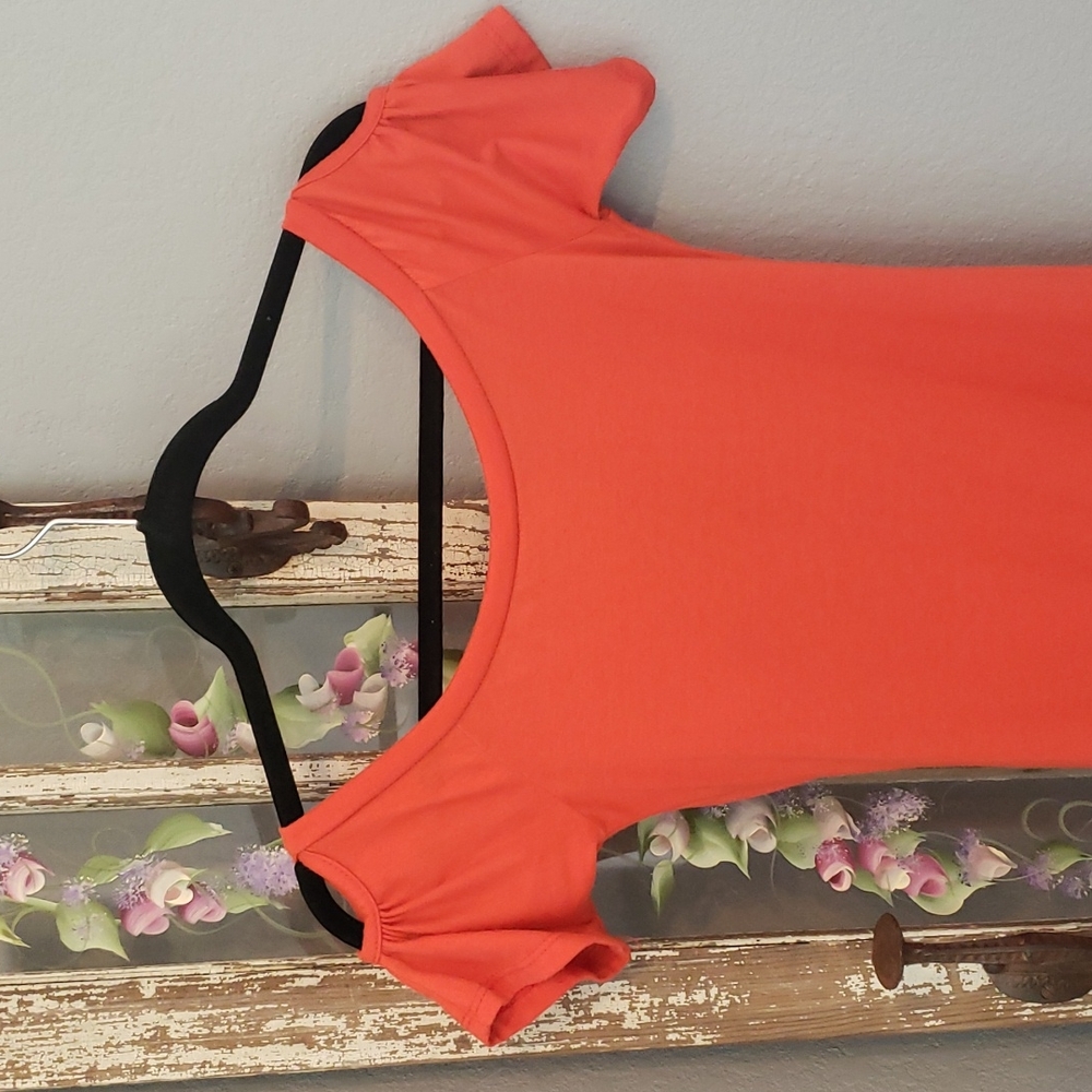 Woman's Cold-shoulder Top - Picture 10 of 16